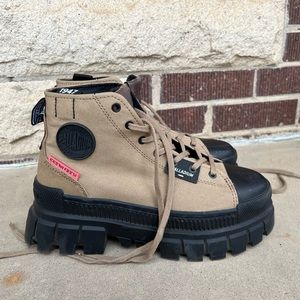 Palladium Boots - REVOLT HI TX OLIVE